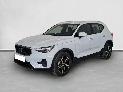 Usado Volvo XC40 Core 163 CV (119 kW) 2025 Azul SUV