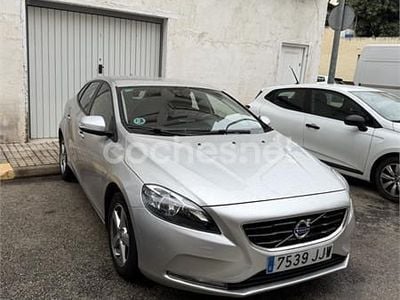 Usado Volvo V40 Momentum 150 CV (110 kW) 2015 Gris / plata Berlina