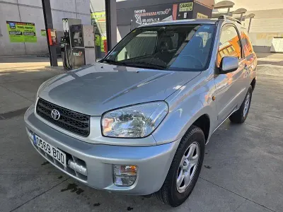 Usado Toyota RAV4 Luna 125 CV (91 kW) 2001 Gris / plata SUV