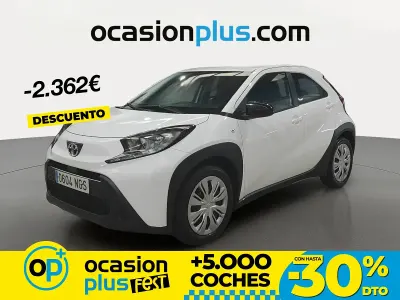 Begagnad Toyota Aygo X Play 72 HK (52 kW) 2023 Vit SUV