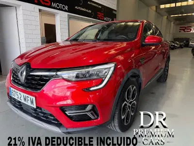 Begagnad Renault Arkana Techno 145 HK (106 kW) 2023 Röd SUV