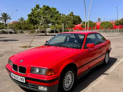 Usado BMW 318 140 CV (102 kW) 1992 Rojo Coupe