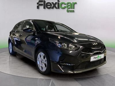Usado Kia Ceed 136 CV (100 kW) 2023 Negro Utilitario