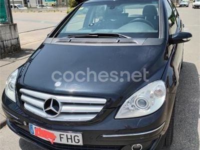 Mercedes B200