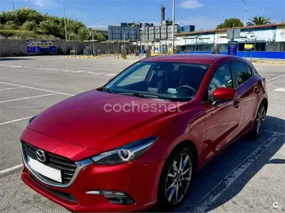 Usado Mazda 3 Edition 120 CV (88 kW) 2018 Rojo Berlina