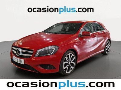 Käytetty Mercedes A180 Urban 109 HP (80 kW) 2015 Punainen Viistoperä