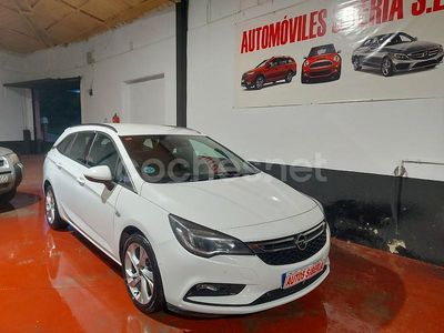 Blanco Usado 2017 Opel Astra Excellence Familiar | 10.499 € (Precio justo)