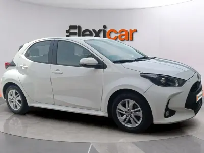 Usado Toyota Yaris Edition 125 CV (91 kW) 2022 Blanco Utilitario