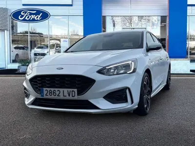 Begagnad Ford Focus ST-Line 125 HK (91 kW) 2021 Vit Halvkombi
