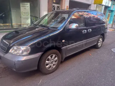 Usado Kia Carnival LX 144 CV (105 kW) 2005 Negro Monovolumen