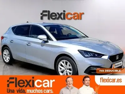 Usado Seat Leon Style 130 CV (95 kW) 2023 Gris Berlina