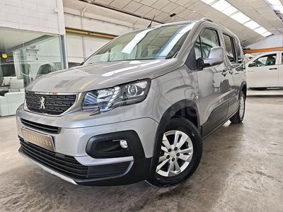 Usado Peugeot Rifter Active 100 CV (73 kW) 2021 Gris / plata Monovolumen