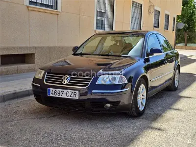 Usado VW Passat Advance 130 CV (95 kW) 2004 Azul Berlina