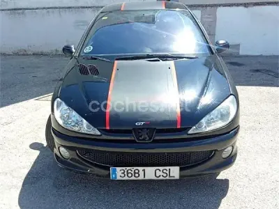 Usado Peugeot 206 110 CV (80 kW) 2004 Negro Berlina