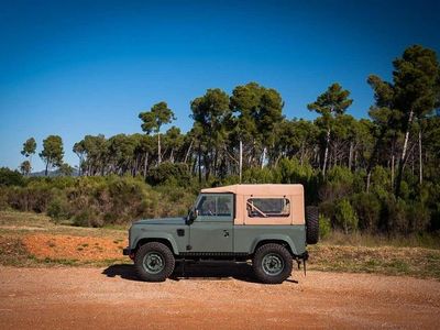 Usado Land Rover Defender 111 CV (81 kW) 1992 Verde Descapotable