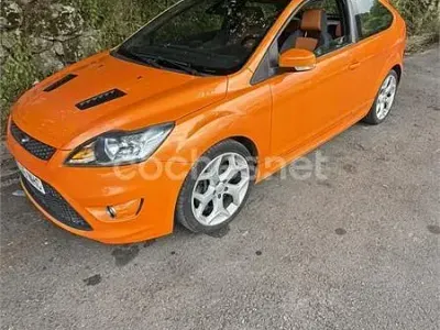 Usado Ford Focus ST 225 CV (165 kW) 2010 Naranja Berlina