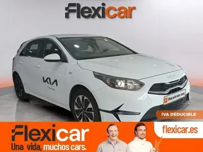 Usado Kia Ceed 100 CV (73 kW) 2024 Blanco Utilitario