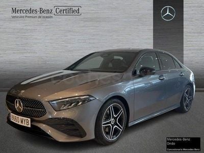 Usado Mercedes A180 136 CV (100 kW) 2025 Gris / plata Berlina