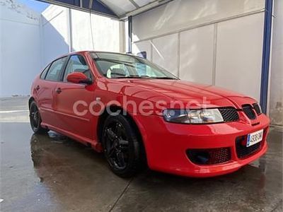 Usado Seat Leon Sport 150 CV (110 kW) 2003 Rojo Utilitario