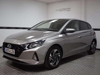 Usado Hyundai i20 99 CV (72 kW) 2022 Gris Utilitario
