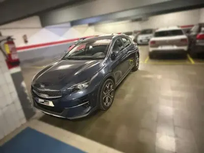 Usado Kia XCeed 140 CV (102 kW) 2020 Azul SUV