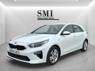 Usado Kia Ceed 120 CV (88 kW) 2021 Blanco Utilitario