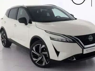 Usado Nissan Qashqai Tekna+ 158 CV (116 kW) 2023 Lunar white midnight black SUV