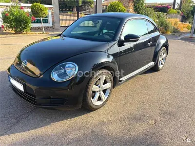 Usado VW Beetle Design 105 CV (77 kW) 2015 Negro Utilitario