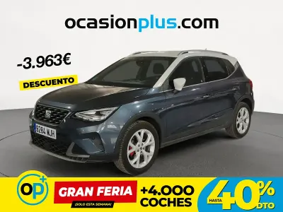 Usado Seat Arona FR 150 CV (110 kW) 2023 Gris SUV