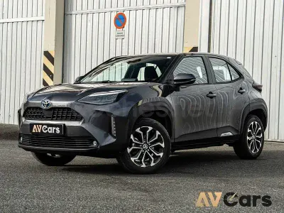 Usado Toyota Yaris Cross Active 116 CV (85 kW) 2022 Gris / plata SUV