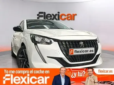 Usado Peugeot 208 Allure 100 CV (73 kW) 2023 Blanco Utilitario