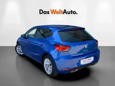 Usado Seat Ibiza FR 110 CV (80 kW) 2022 Azul Utilitario