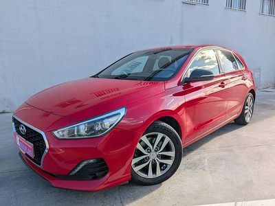 Usado Hyundai i30 GO! 117 CV (86 kW) 2019 Rojo Berlina