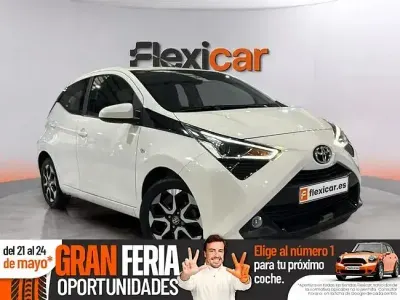 Usado Toyota Aygo X-play 72 CV (52 kW) 2021 Blanco Utilitario