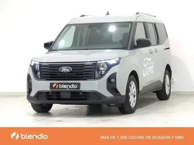 Usado Ford Tourneo Courier Titanium 125 CV (91 kW) 2024 Gris Monovolumen