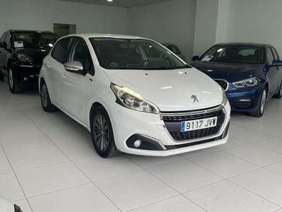 Usado Peugeot 208 Style 82 CV (60 kW) 2016 Blanco Utilitario