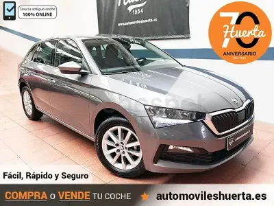 Usado Skoda Scala Ambition 95 CV (69 kW) 2023 Gris / plata Utilitario