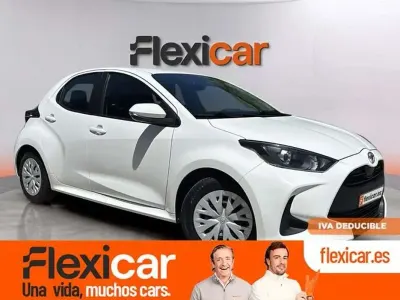 Usado Toyota Yaris Active 69 CV (50 kW) 2023 Blanco Utilitario