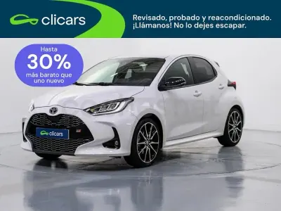 Usado Toyota Yaris Hybrid Sport 116 CV (85 kW) 2022 Blanco Berlina