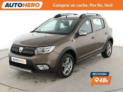 Usado Dacia Sandero Comfort 90 CV (66 kW) 2020 Gris Berlina