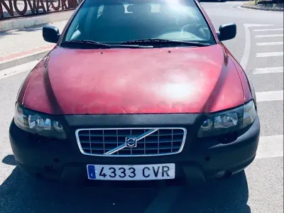 Käytetty Volvo XC70 163 HP (119 kW) 2004 Punainen Farmari