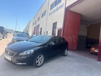 Usado Volvo V40 Kinetic 120 CV (88 kW) 2015 Negro Berlina