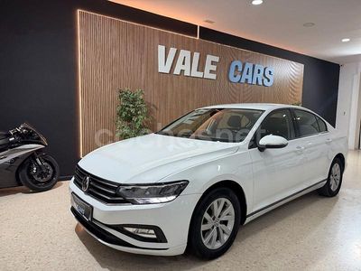 Begagnad VW Passat Business 120 HK (88 kW) 2020 Vit Sedan