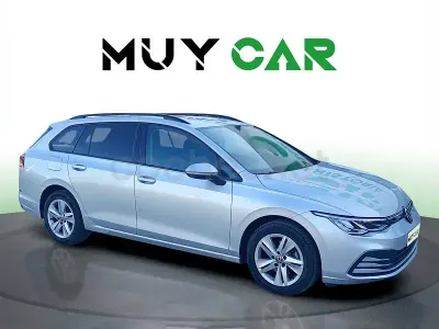 Usado VW Golf VIII Life 110 CV (80 kW) 2022 Gris / plata Familiar