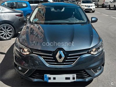 Usado Renault Mégane IV Zen 130 CV (95 kW) 2017 Gris / plata Berlina