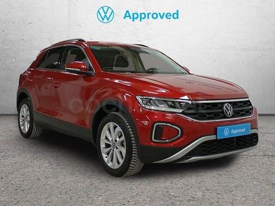 Begagnad VW T-Roc Life 110 HK (80 kW) 2023 Röd SUV