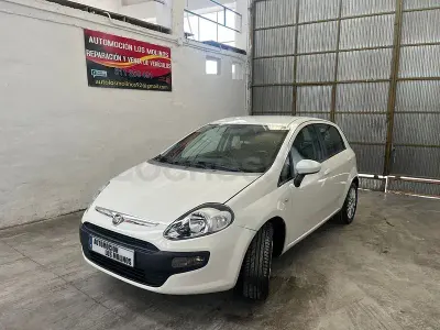 Usado Fiat Punto Active 77 CV (56 kW) 2010 Blanco Utilitario