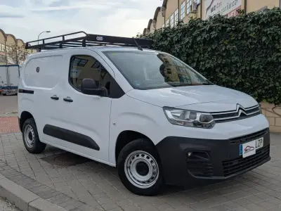 Usado Citroën Berlingo 100 CV (73 kW) 2022 Blanco Monovolumen