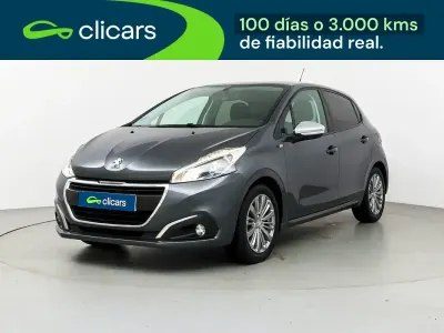 Usado Peugeot 208 Style 100 CV (73 kW) 2017 Gris / plata Utilitario