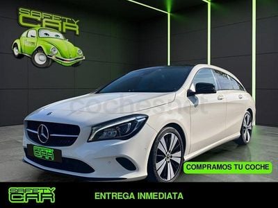 Usado Mercedes CLA200 Shooting Brake 156 CV (114 kW) 2017 Blanco Familiar